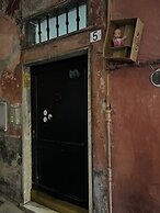 Happy Family Apartments Incantesimo