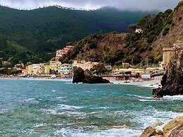 Cinque Terre 6 Person Campsite Chalet 326 Near sea