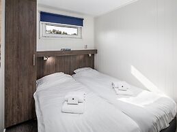 Unique Beachhouse With Dishwasher, in top Location