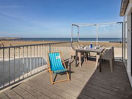 Unique Beachhouse With Dishwasher, in top Location