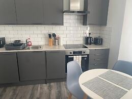 Dundee Apartment - Sleeps 4 - Pet Friendly