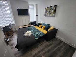 Dundee Apartment - Sleeps 4 - Pet Friendly