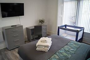 Dundee Apartment - Sleeps 4 - Pet Friendly