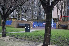 Dundee Apartment - Sleeps 4 - Pet Friendly