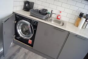 Dundee Apartment - Sleeps 4 - Pet Friendly