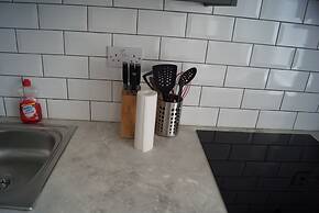 Dundee Apartment - Sleeps 4 - Pet Friendly