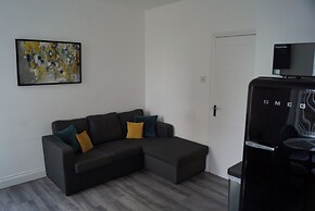 Dundee Apartment - Sleeps 4 - Pet Friendly