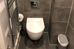 Batterseaflat/sleeps6/refurbished/tv