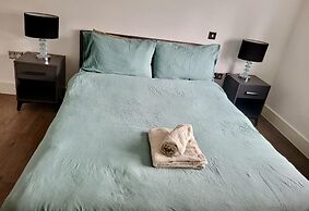 Batterseaflat/sleeps6/refurbished/tv