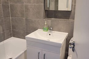 Batterseaflat/sleeps6/refurbished/tv