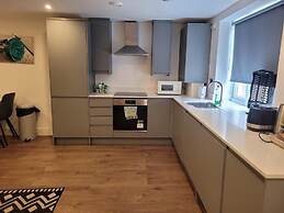 Batterseaflat/sleeps6/refurbished/tv