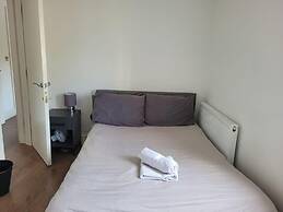 Batterseaflat/sleeps6/refurbished/tv