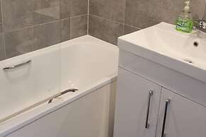 Batterseaflat/sleeps6/refurbished/tv