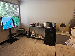 Cosy Studio in Dudley City Center