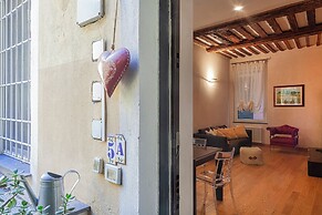 A Lovely Nest in the City