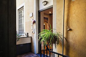 A Lovely Nest in the City