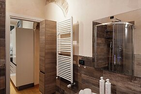 A Lovely Nest in the City