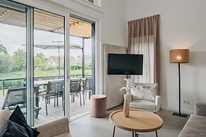 Modern Lodge Near Beach