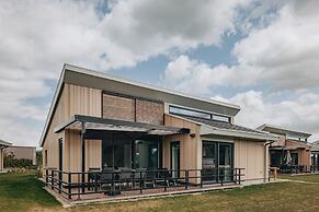 Modern Lodge Near Beach
