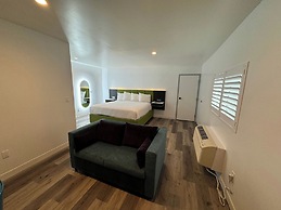 Hotel Rudra - Hollywood