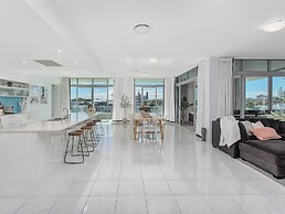 Mermaid Beach Luxury Penthouse