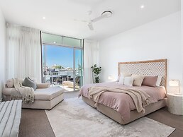 Mermaid Beach Luxury Penthouse