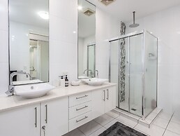 Mermaid Beach Luxury Penthouse