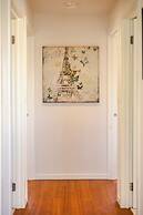 StayAU Magnificent Lakefront Villa