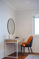 StayAU Magnificent Lakefront Villa