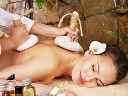 Nice Bungalow in a Holiday Park Near Maastricht