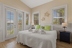 Splash Of Lime 3 Bedroom Home by RedAwning