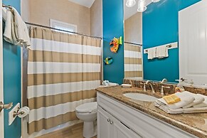 Splash Of Lime 3 Bedroom Home by RedAwning