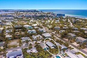 Splash Of Lime 3 Bedroom Home by RedAwning