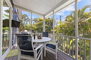 Splash Of Lime 3 Bedroom Home by RedAwning