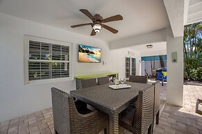 Splash Of Lime 3 Bedroom Home by RedAwning