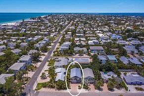 Splash Of Lime 3 Bedroom Home by RedAwning