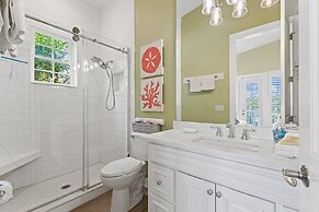 Splash Of Lime 3 Bedroom Home by RedAwning