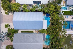 Splash Of Lime 3 Bedroom Home by RedAwning