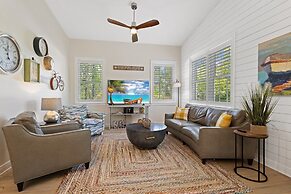 Splash Of Lime 3 Bedroom Home by RedAwning