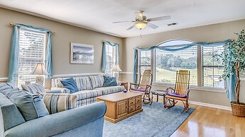 Fifty-seven Sea This Spacious And Beautiful Condo Overlooking Pond And