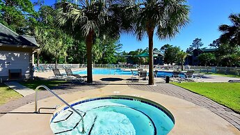 Fifty-seven Sea This Spacious And Beautiful Condo Overlooking Pond And