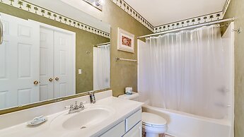 Fifty-seven Sea This Spacious And Beautiful Condo Overlooking Pond And