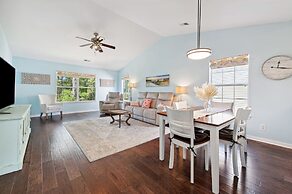 True Blue On 10th Hole, A Perfect Retreat For Golf Enthusiasts And Tho