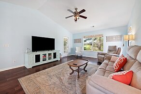 True Blue On 10th Hole, A Perfect Retreat For Golf Enthusiasts And Tho