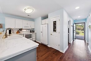 True Blue On 10th Hole, A Perfect Retreat For Golf Enthusiasts And Tho