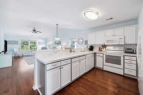 True Blue On 10th Hole, A Perfect Retreat For Golf Enthusiasts And Tho