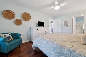 True Blue On 10th Hole, A Perfect Retreat For Golf Enthusiasts And Tho