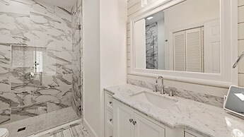 Perfect Blend Of Comfort And Modern Design For A Peaceful Retreat 3 Be