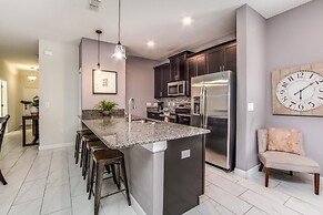 3097pequod 5 Bedroom Townhouse by RedAwning