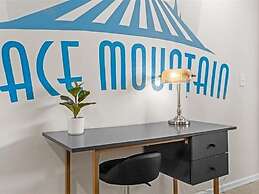 UniquelyÂ yourz 8 Bedroom Home by RedAwning